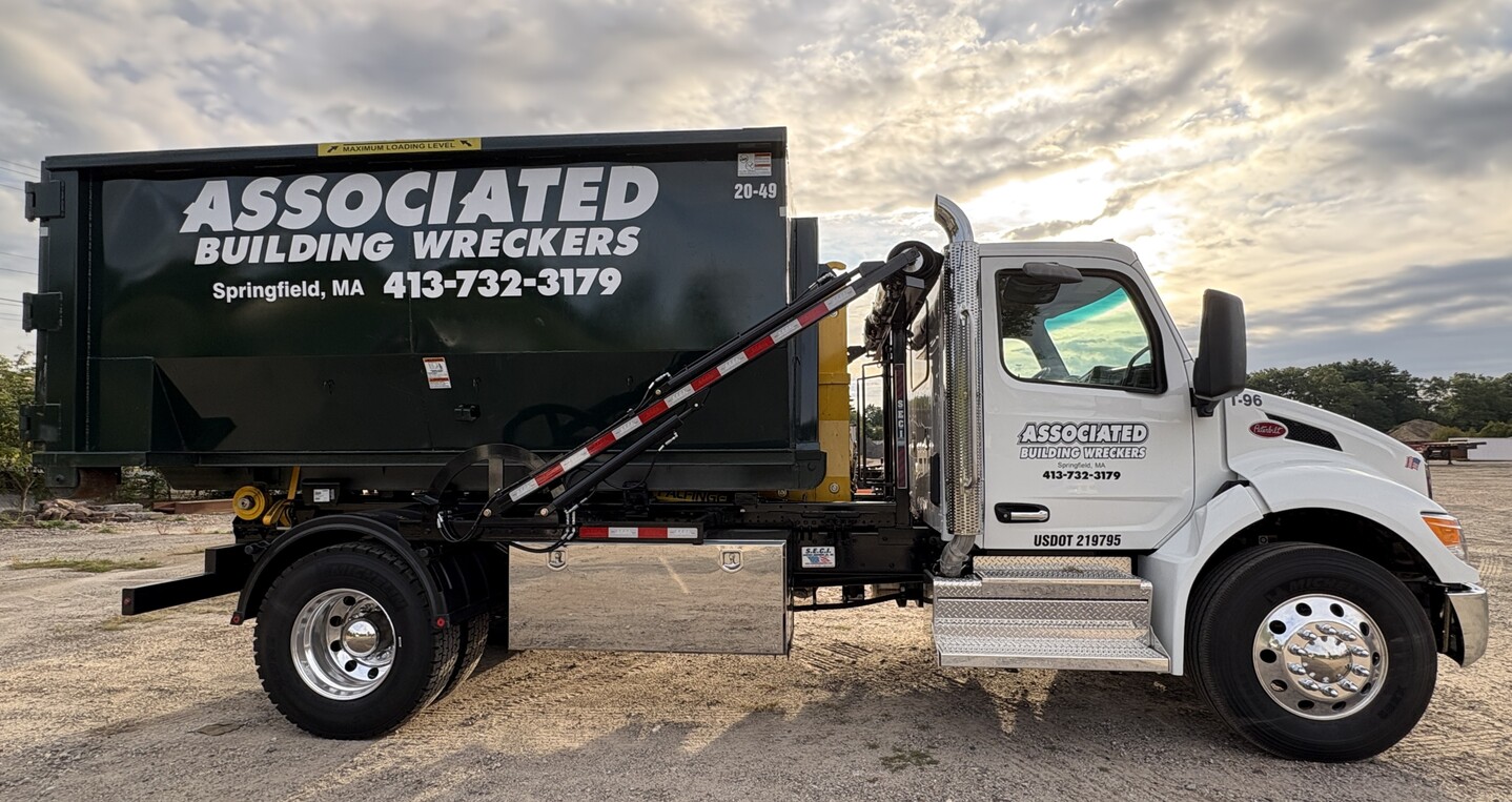 Peterbuilt T96_20cy Dumpster closeup_IMG_1409 (1)